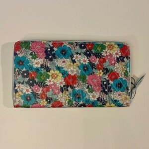 Vera Bradley Travel Organizer Clutch